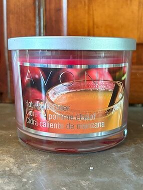 ♥️💖 AVON Hot Apple Cider Candle New in Box NWT